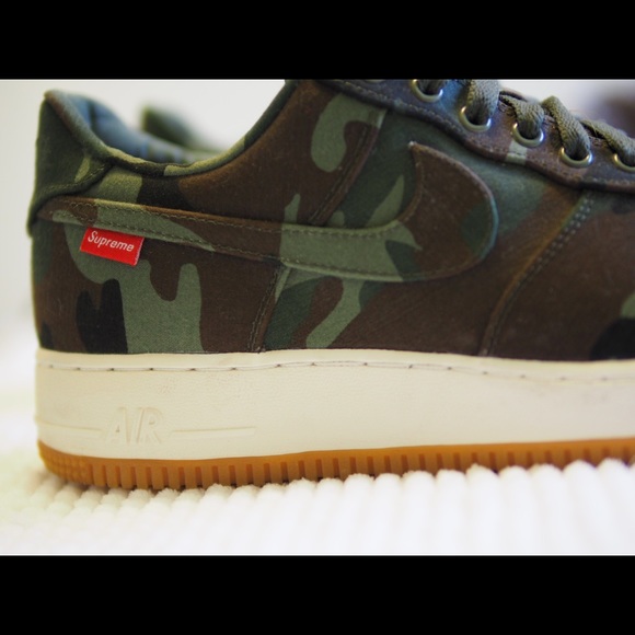SUPREME x NIKE AF1 - Picture 3 of 6